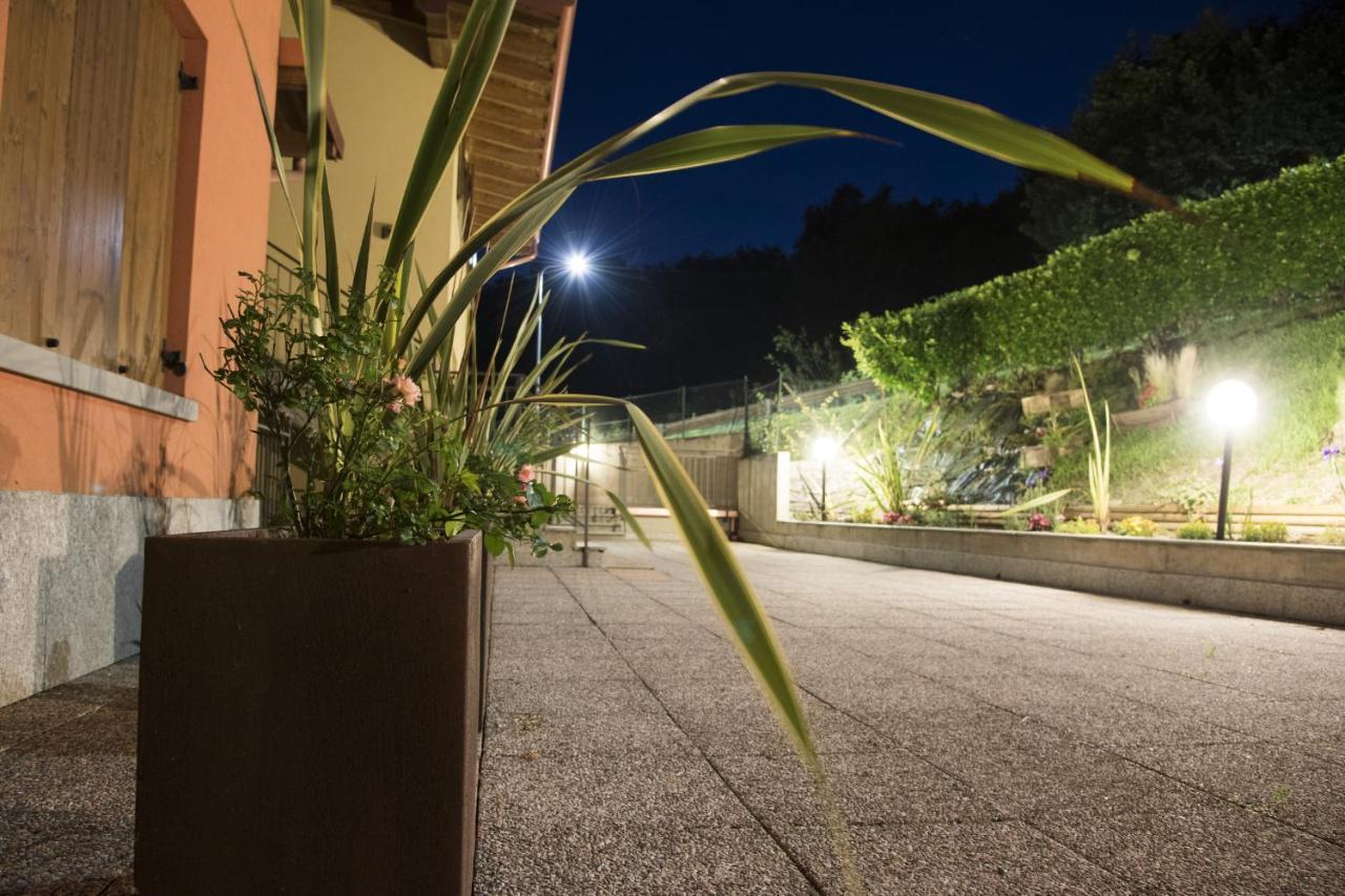 La Casa Di Emy Villa Solto Collina Exterior photo