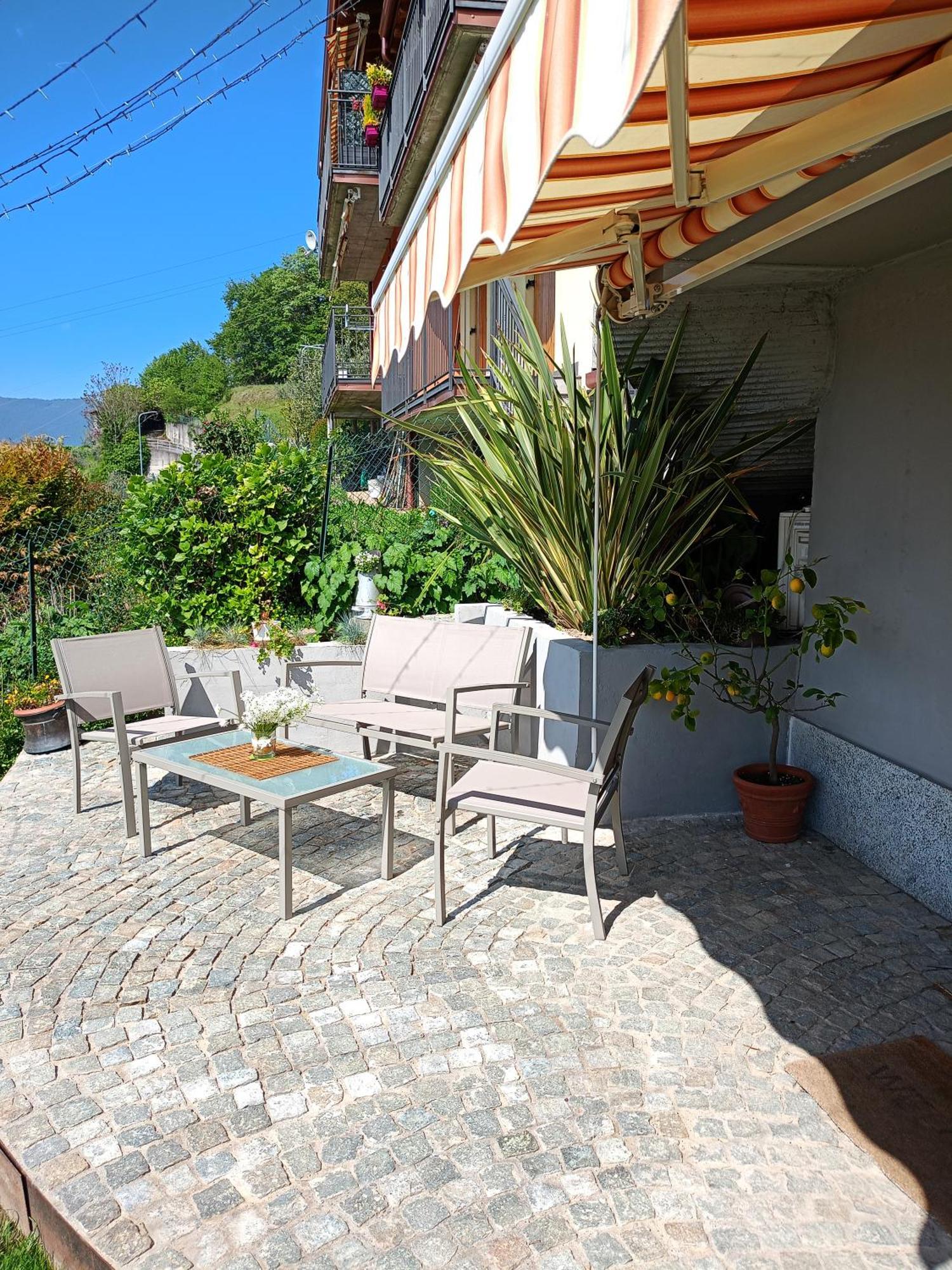 La Casa Di Emy Villa Solto Collina Exterior photo